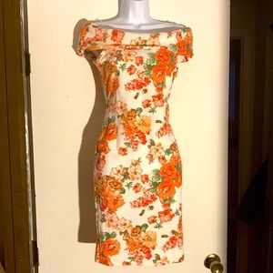 Adorable Floral Dress, size M